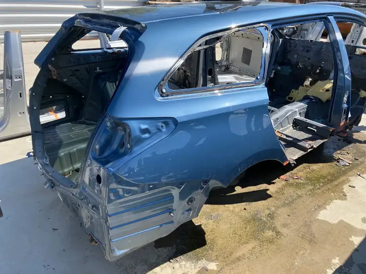 Toyota Auris E180 (2012 - 2018) Задняя четверть — фото 1
