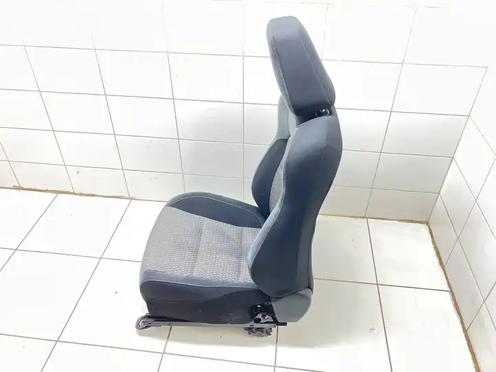 Toyota Auris E180 (2012 - 2018) 20685165 Переднее сиденье пассажира — фото 5