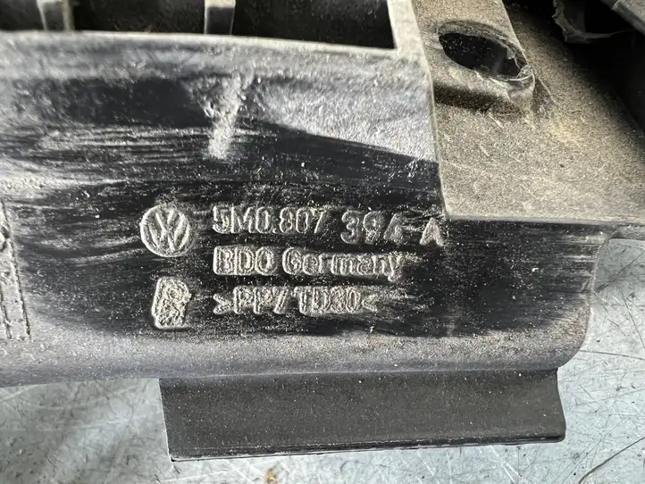Volkswagen Golf Plus (2004 - 2008) 5M0807394A Кронштейн заднего бампера — фото 2
