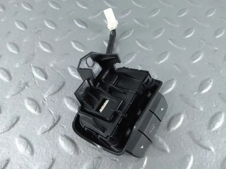 Subaru Outback (BS) (2014 - 2019) 83158AL000 Кнопки на рулевом колесе — фото 2