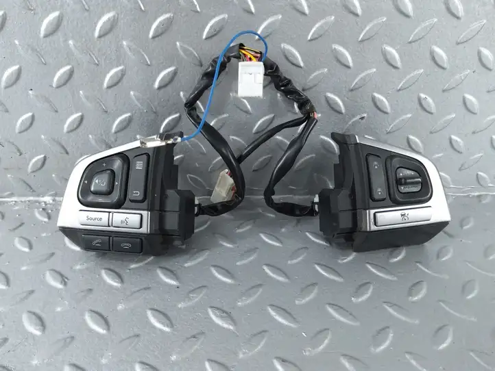 Subaru Outback (BS) (2014 - 2019) 83154AL100 Кнопки на рулевом колесе — фото 1