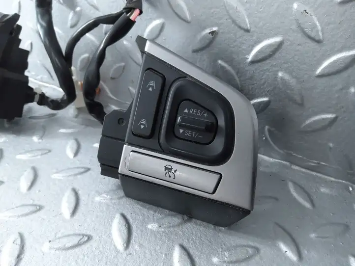 Subaru Outback (BS) (2014 - 2019) 83154AL100 Кнопки на рулевом колесе — фото 3
