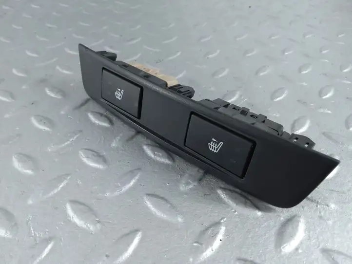 Subaru Outback (BS) (2014 - 2019) 299137201 Включатель обогрева — фото 1