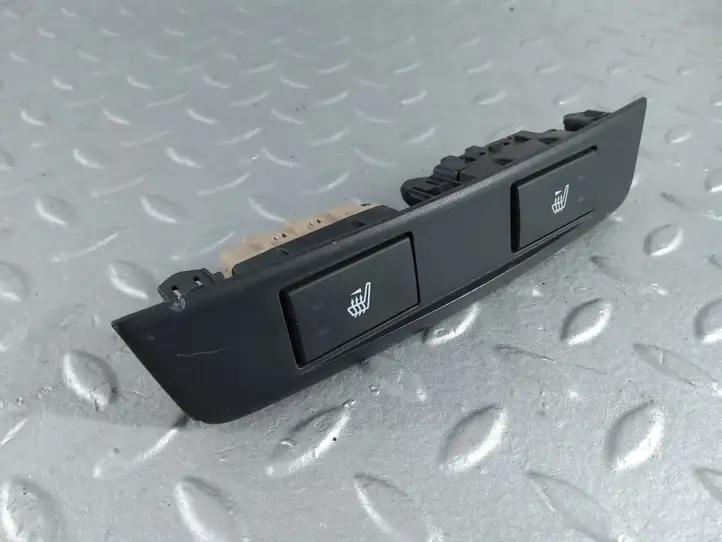 Subaru Outback (BS) (2014 - 2019) 299137201 Включатель обогрева — фото 5