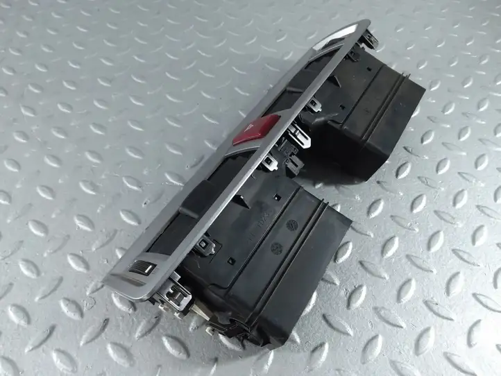 Subaru Outback (BS) (2014 - 2019) 66110AL00A Центральный воздушный дефлектор — фото 4