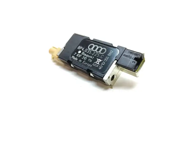 Audi A3/S3 8P (2008 - 2013) 8P4035225C Усилитель антенны — фото 1
