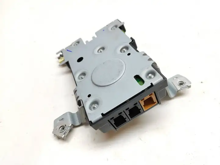 Audi A3/S3 8P (2008 - 2013) 8P4035225D Усилитель антенны — фото 4