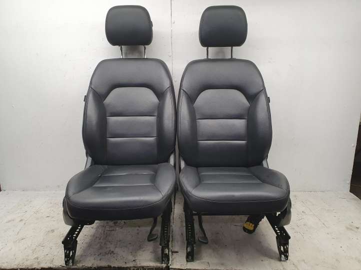 Mercedes-Benz B W246 W242 Salono komplektas