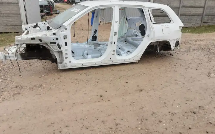 Jeep Grand Cherokee (2010 - 2021) Кузов — фото 1