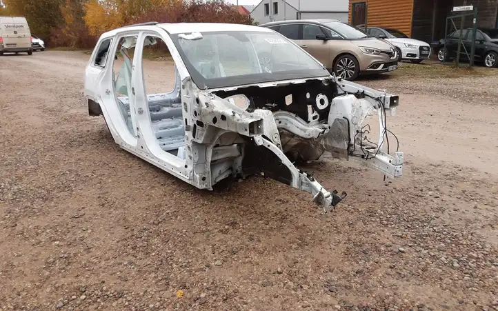Jeep Grand Cherokee (2010 - 2021) Кузов — фото 2