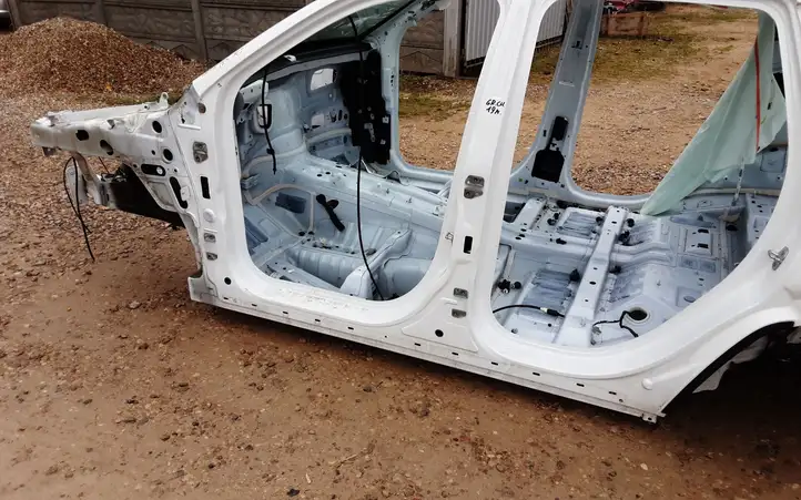 Jeep Grand Cherokee (2010 - 2021) Кузов — фото 7