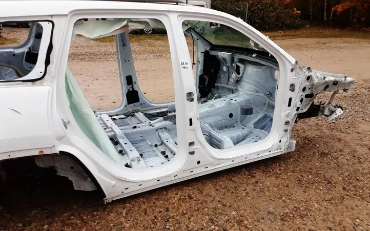 Jeep Grand Cherokee (2010 - 2021) Кузов — фото 8