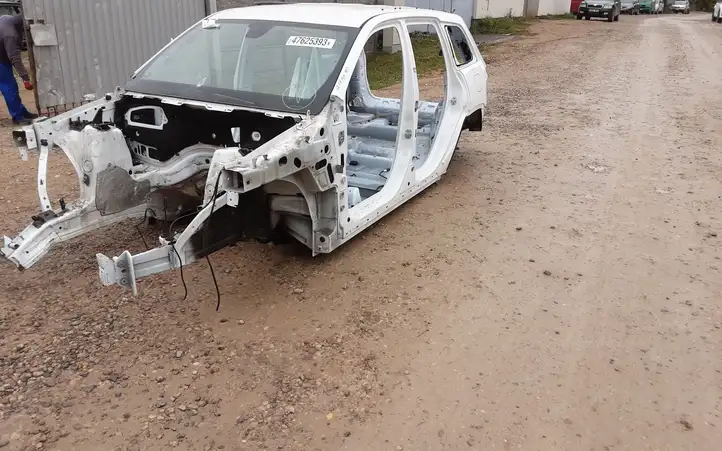 Jeep Grand Cherokee (2010 - 2021) Кузов — фото 10