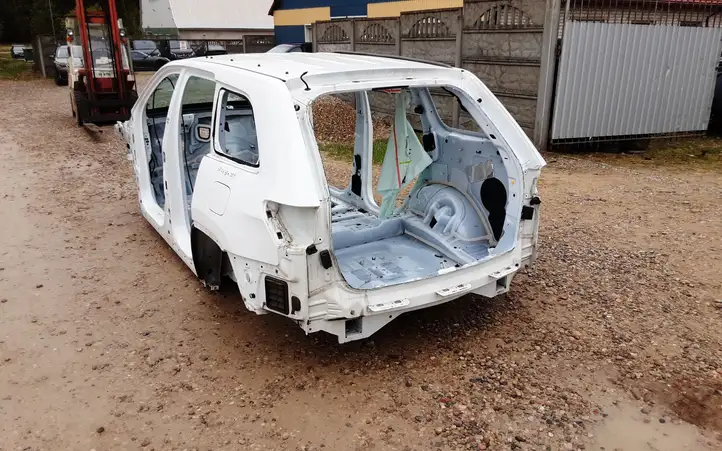 Jeep Grand Cherokee (2010 - 2021) Кузов — фото 12