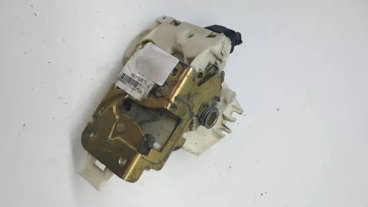 Ford Mondeo Mk III (2000 - 2007) 1S7AF218A12KA Замок ручки двери — фото 1