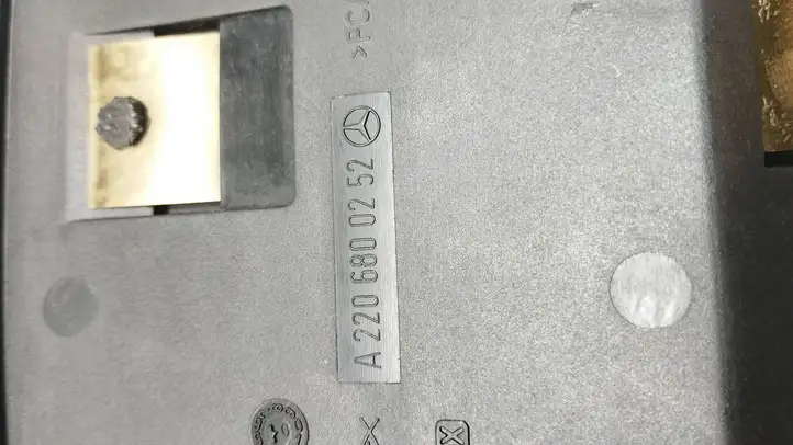 Mercedes-Benz E W211 (2002 - 2009) A2206800252 Передняя пепельница — фото 3