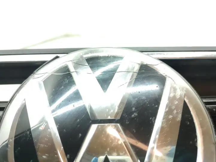 Volkswagen Tiguan (2016 - 2020) 5NA853653A Верхняя решетка радиатора — фото 18