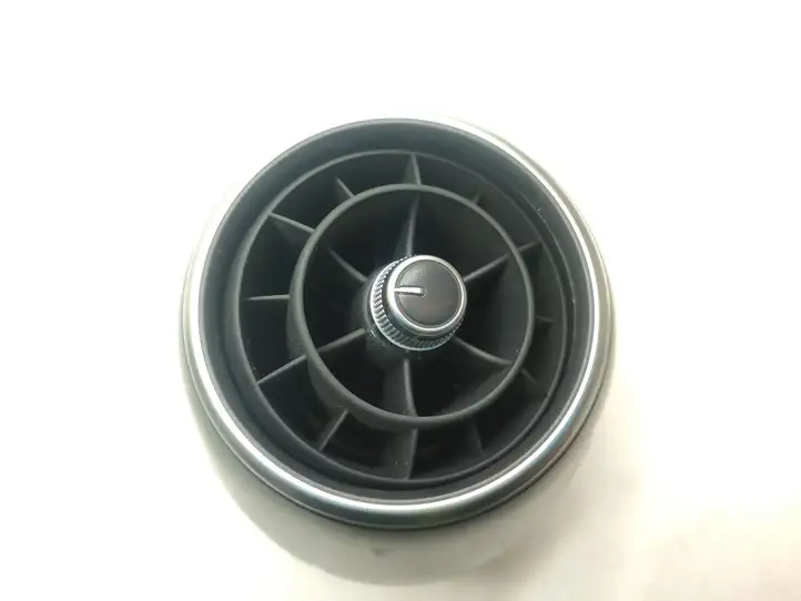 Audi S1 (2014 - 2019) 8X1820951 Боковой воздушный дефлектор — фото 1
