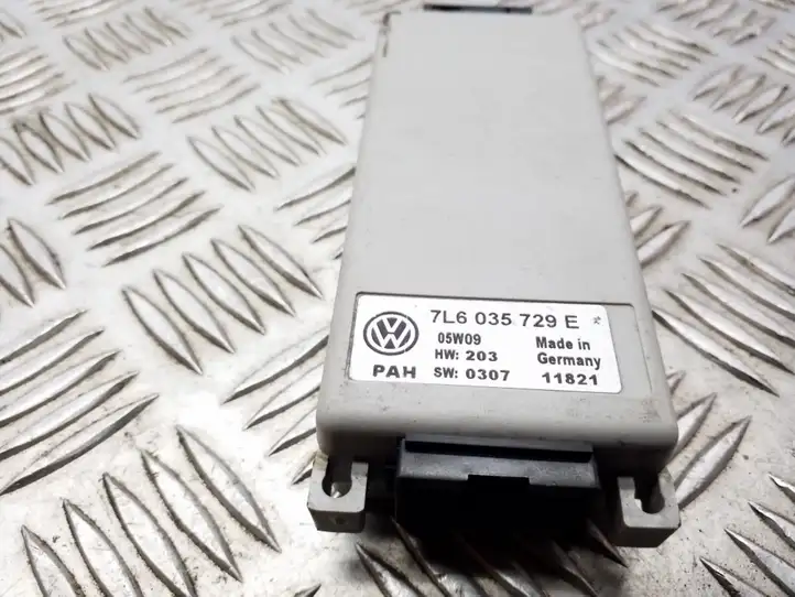 Volkswagen Multivan T5 (2003 - 2015) 7L6035729E Блок GSM — фото 3