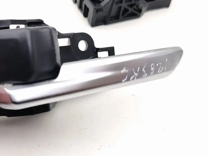 Toyota RAV 4 (XA50) (2018 - ) 6927333060 Внутренняя ручка двери — фото 4