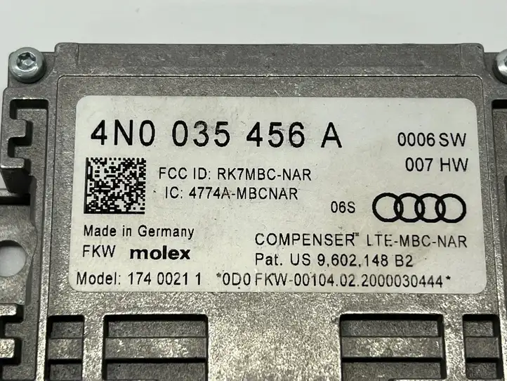 Audi Q5 SQ5 (2017 - ) 4N0035456A Усилитель антенны — фото 4