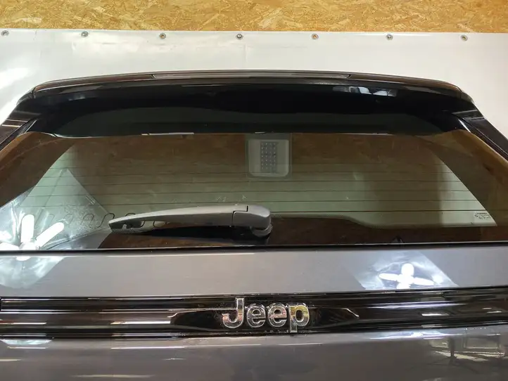Jeep Grand Cherokee WL (2021 - ) Крышка багажника — фото 11