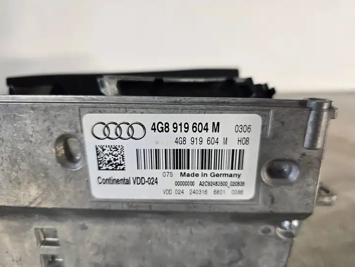 Audi A7 S7 4G (2014 - 2018) 4G8919604M Выдвижной дисплей — фото 5