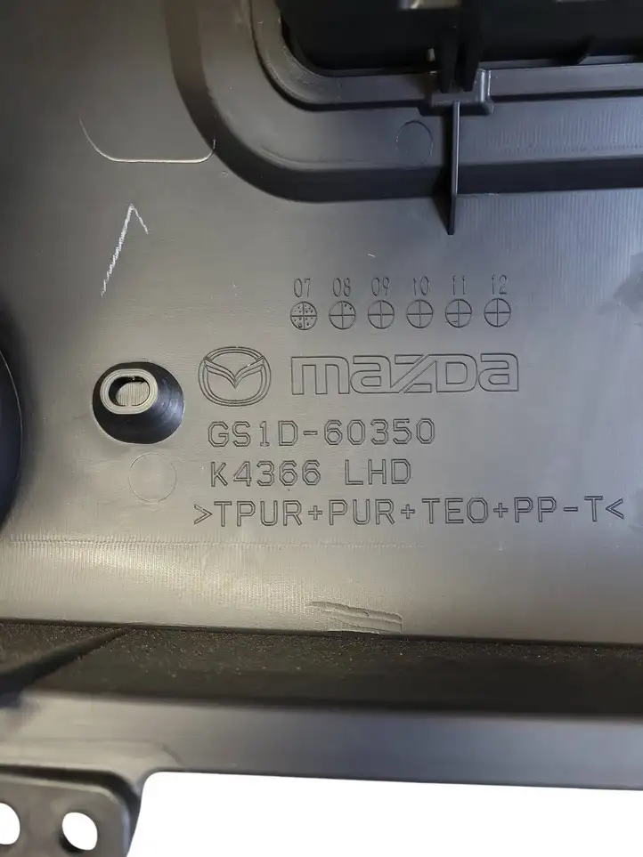 Mazda 6 (2009 - 2012) GS1D60350 Заглушка airbag — фото 4