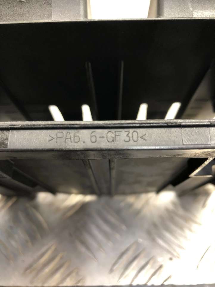 PA66GF30 BMW 4 F32 F33 Kita panelės detalė