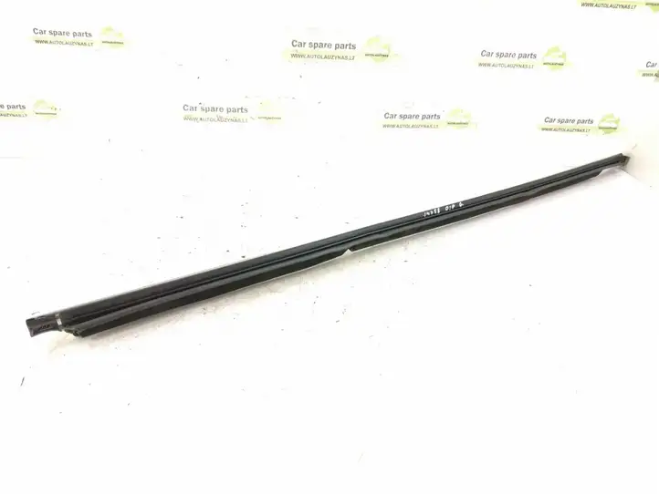 Mercedes-Benz CLA C117,X117,W117 (2013 - 2019) 1777350400 Накладка стекла задней двери — фото 3