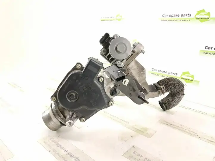 Mercedes-Benz A W176 (2012 - 2018) Охладитель клапана EGR — фото 1
