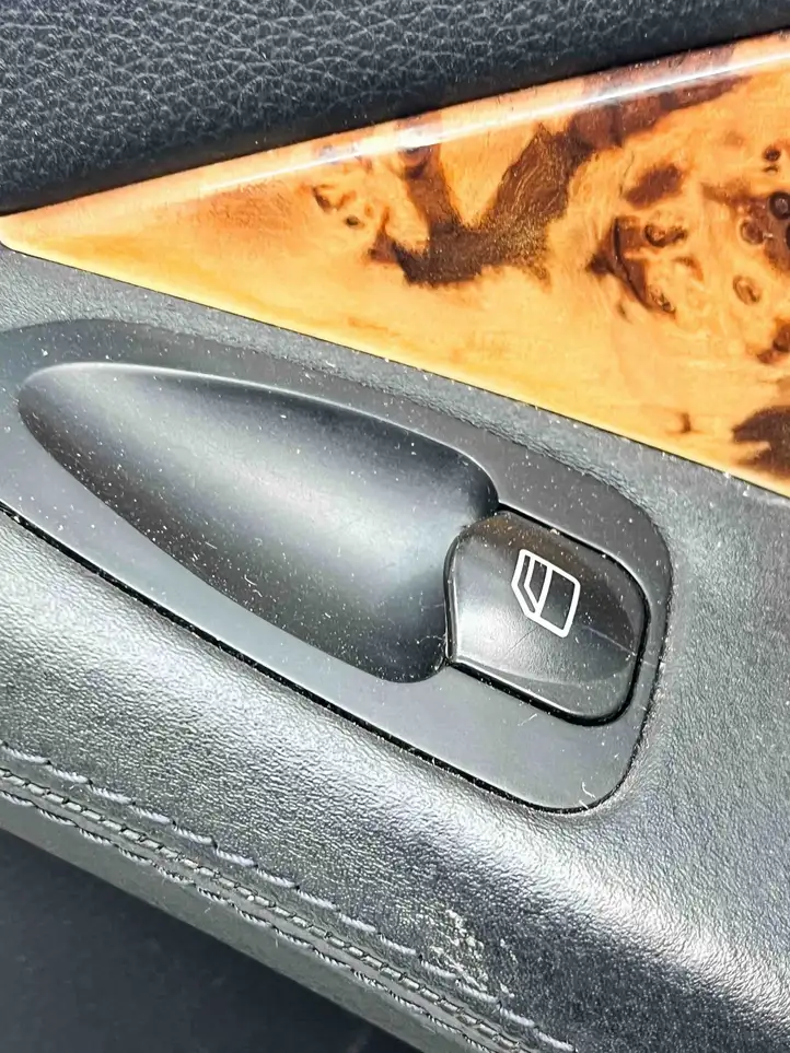 Mercedes-Benz SL R230 (2001 - 2012) 2307204070 Обшивка передней двери — фото 8