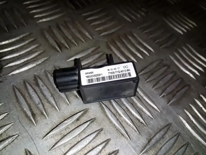 Honda CR-V (2012 - 2016) 77930T1GA010M4 Датчик удара SRS — фото 5