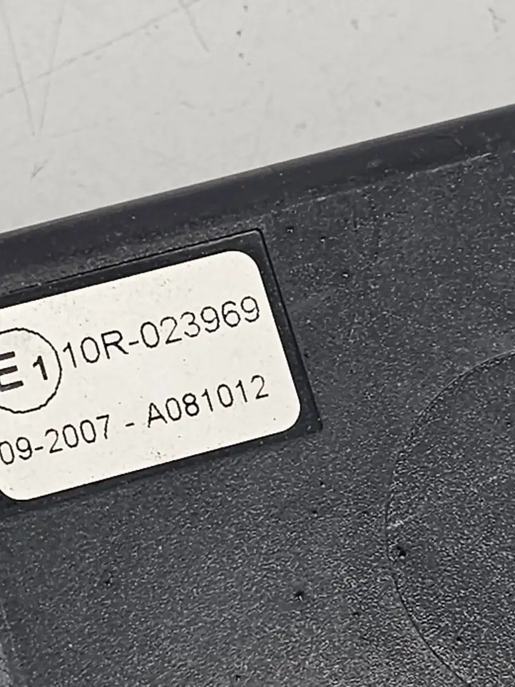 Fiat Punto (199) (2005 - 2018) 10R023969 Реле крюка для прицепа — фото 6