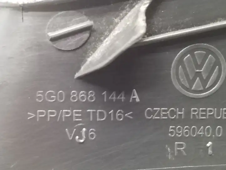 Volkswagen Golf VII (2013 - 2019) 5G0868144A Прочие детали салона — фото 8