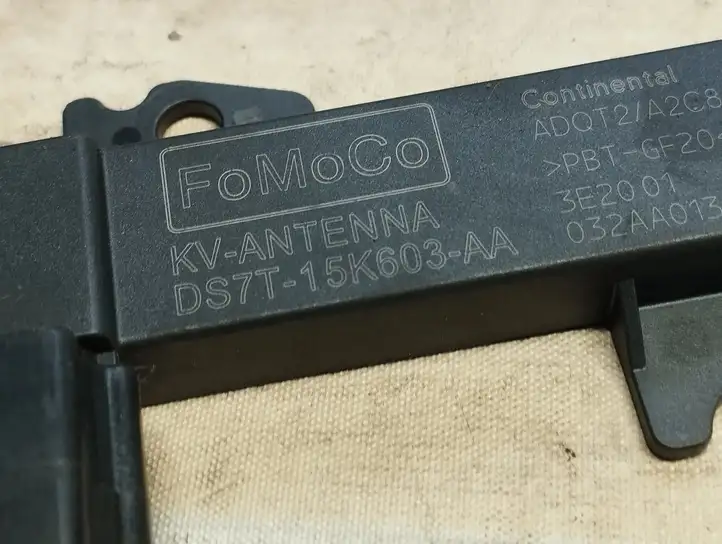 Ford Focus (2011 - 2015) DS7T15K603AA Антенна бесключевого доступа — фото 2