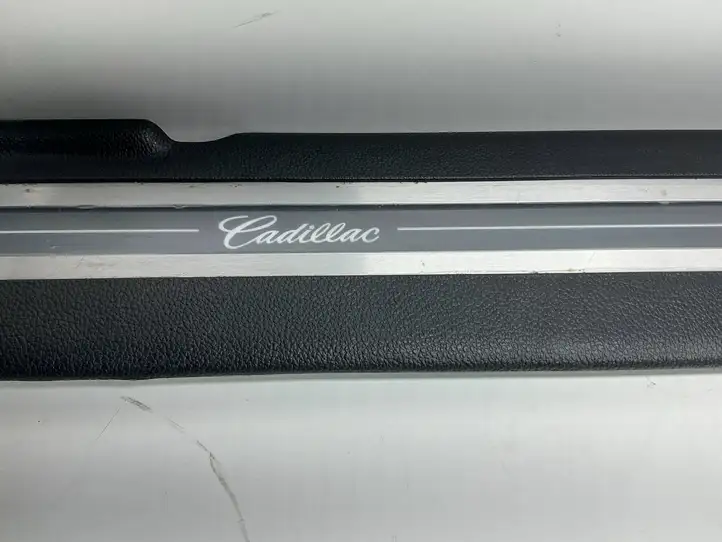 Cadillac Escalade IV (2014 - 2019) 23475152 Накладка порога — фото 5