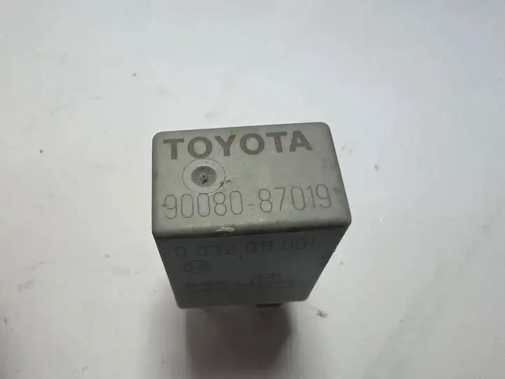 Toyota Corolla Verso AR10 (2004 - 2009) 9008087019 Другое реле — фото 3