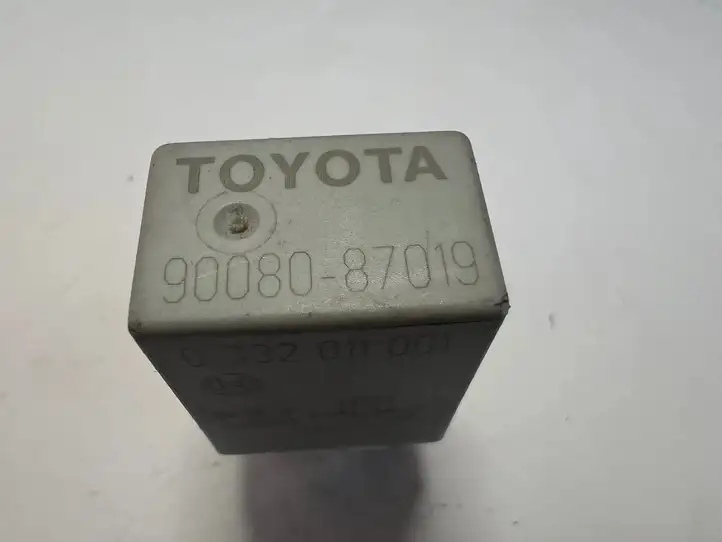 Toyota Corolla Verso AR10 (2004 - 2009) 9008087019 Другое реле — фото 3
