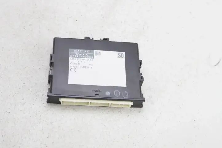 Toyota Auris E180 (2012 - 2018)  89990-02200 Блок управления без ключа