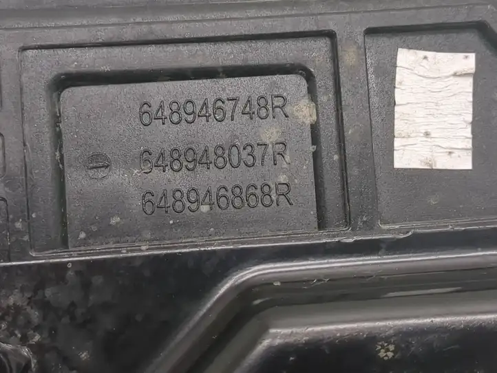 Dacia Logan III (2020 - ) 648946868R Площадка аккумулятора — фото 3
