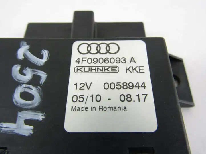 Audi A6 S6 C6 4F (2008 - 2011) Блок управления топливным насосом — фото 2