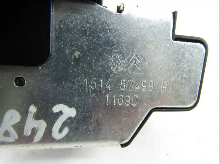 Peugeot 5008 (2009 - 2013)   Замок задней крышки