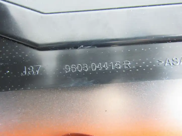 Renault Captur (2013 - 2020) Спойлер заднего стекла — фото 2