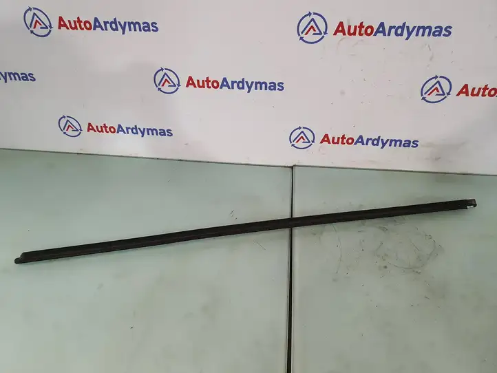 BMW 2 F22 F23 (2013 - 2017) 51337404204 Накладка стекла передней двери — фото 2