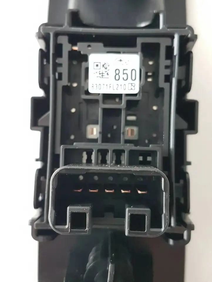 Subaru Forester SK (2018 - 2025) 83071FL210 Блок кнопок стеклоподъемников — фото 4