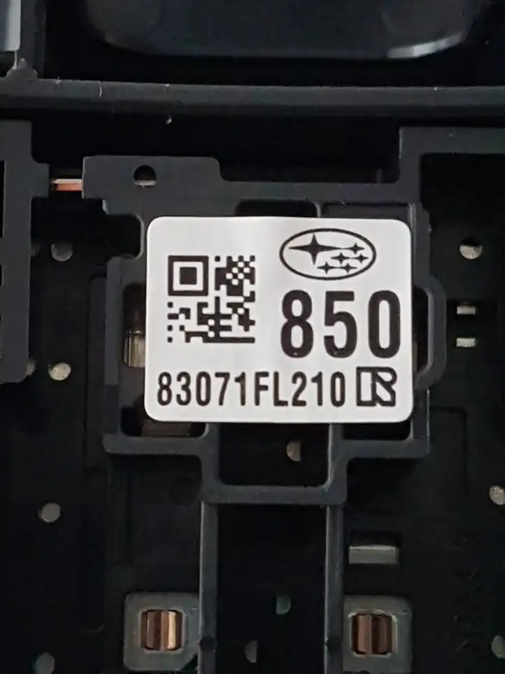 Subaru Forester SK (2018 - 2025) 83071FL210 Блок кнопок стеклоподъемников — фото 5