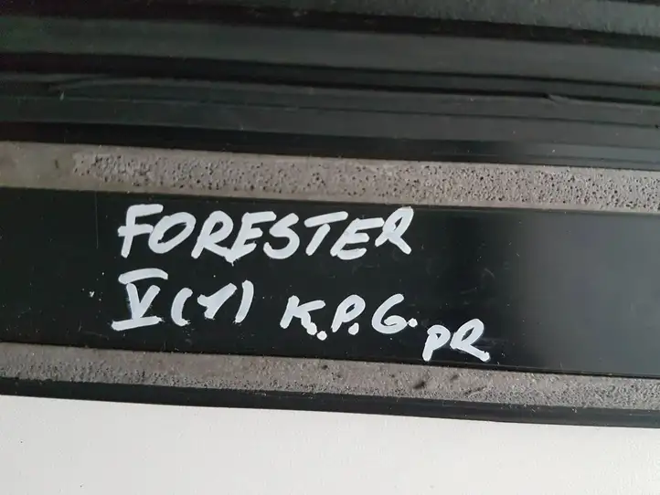Subaru Forester SK (2018 - 2025) 63563SJ030 Прочая отделка задней двери — фото 3