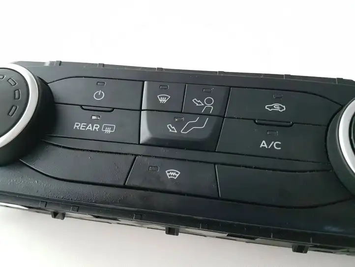 Ford Fiesta (2017 - ) J1BT19980BA Блок управления климат-контролем — фото 5