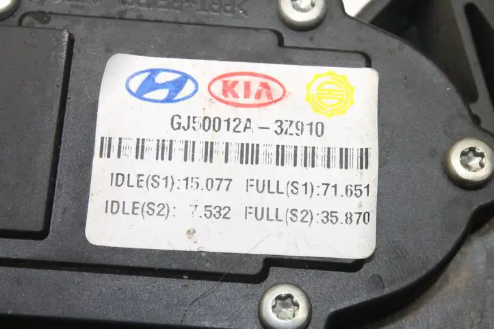 Hyundai i40 (2011 - ) 327272T900 Педаль акселератора — фото 4